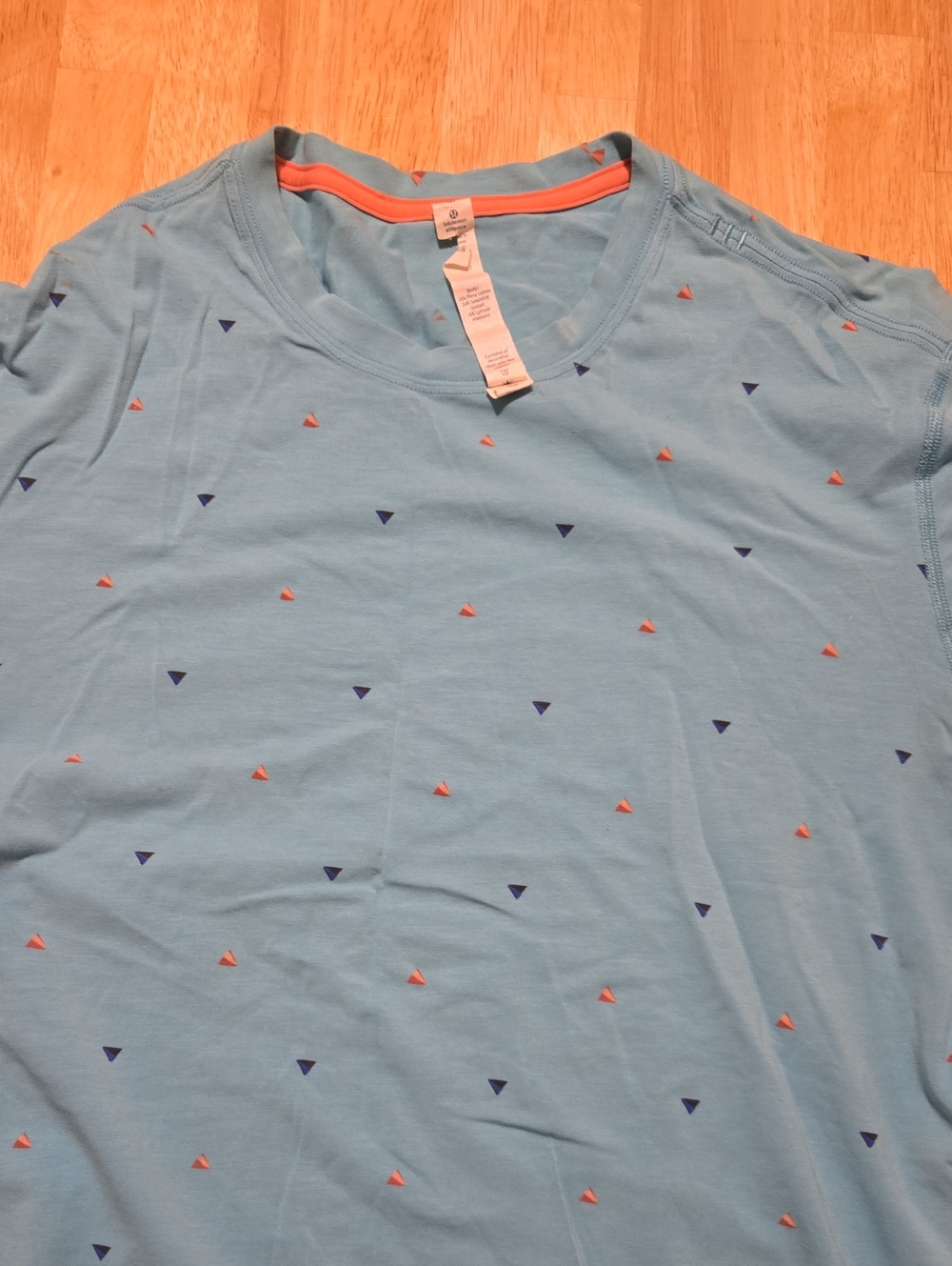 lululemon athletica Light Blue Short Sleeve Tee with Navy & Coral Triangle Print